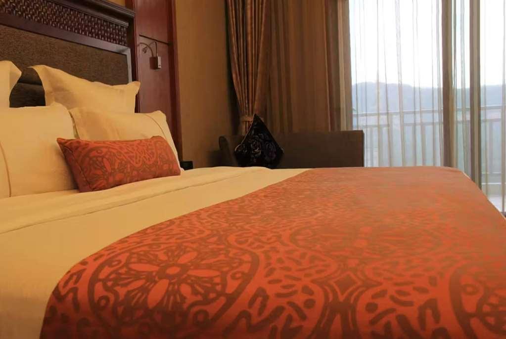 Ramada Plaza Xishuangbanna Ξενοδοχείο Δωμάτιο φωτογραφία